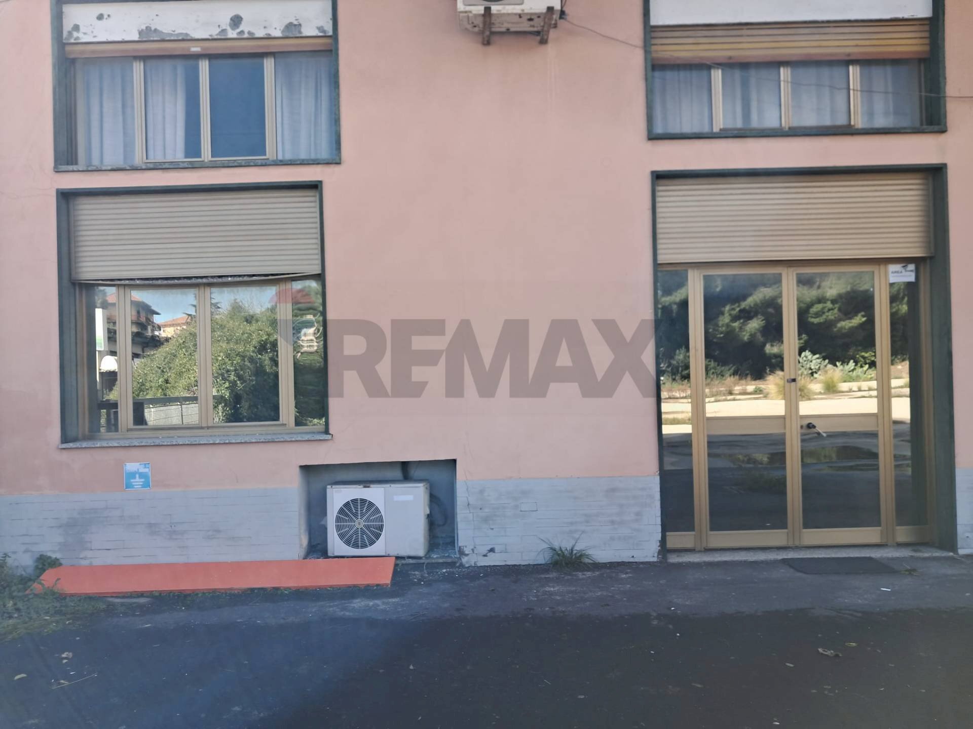 Edificio all\'aperto - Commercial Premises Via Poggio Del Lupo
37, Misterbianco - photo 2