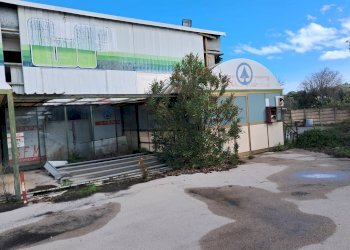 Edificio all\'aperto - Commercial Premises Via Poggio Del Lupo
37, Misterbianco - photo 9