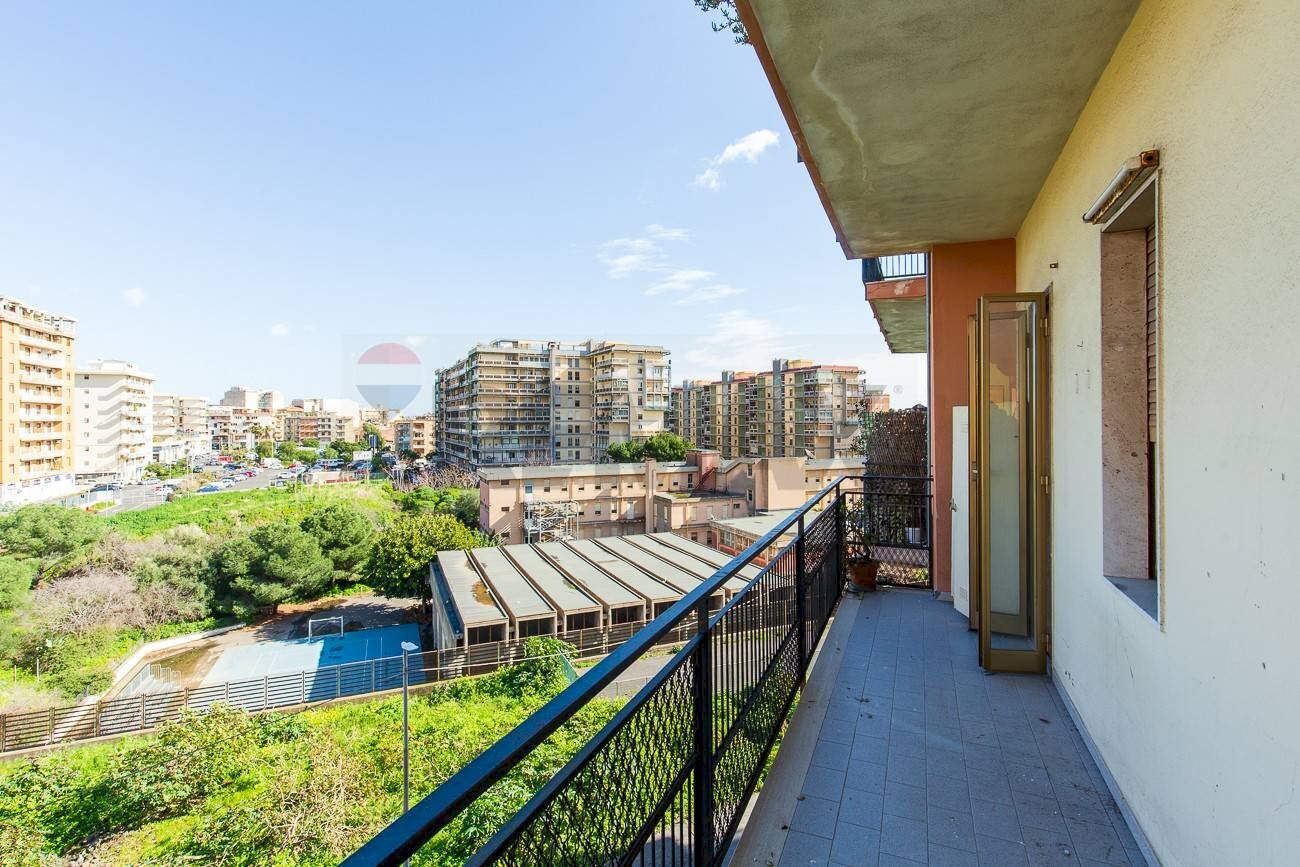 Balcone - Trilocale Via San Filippo Neri
 
18, Catania - foto 1