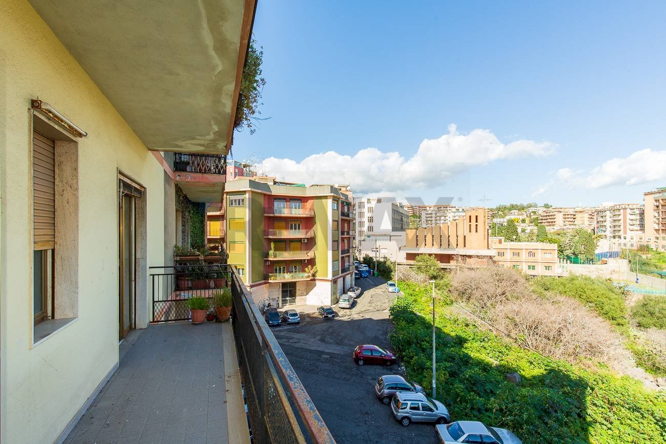 Balcone - Trilocale Via San Filippo Neri
 
18, Catania - foto 2