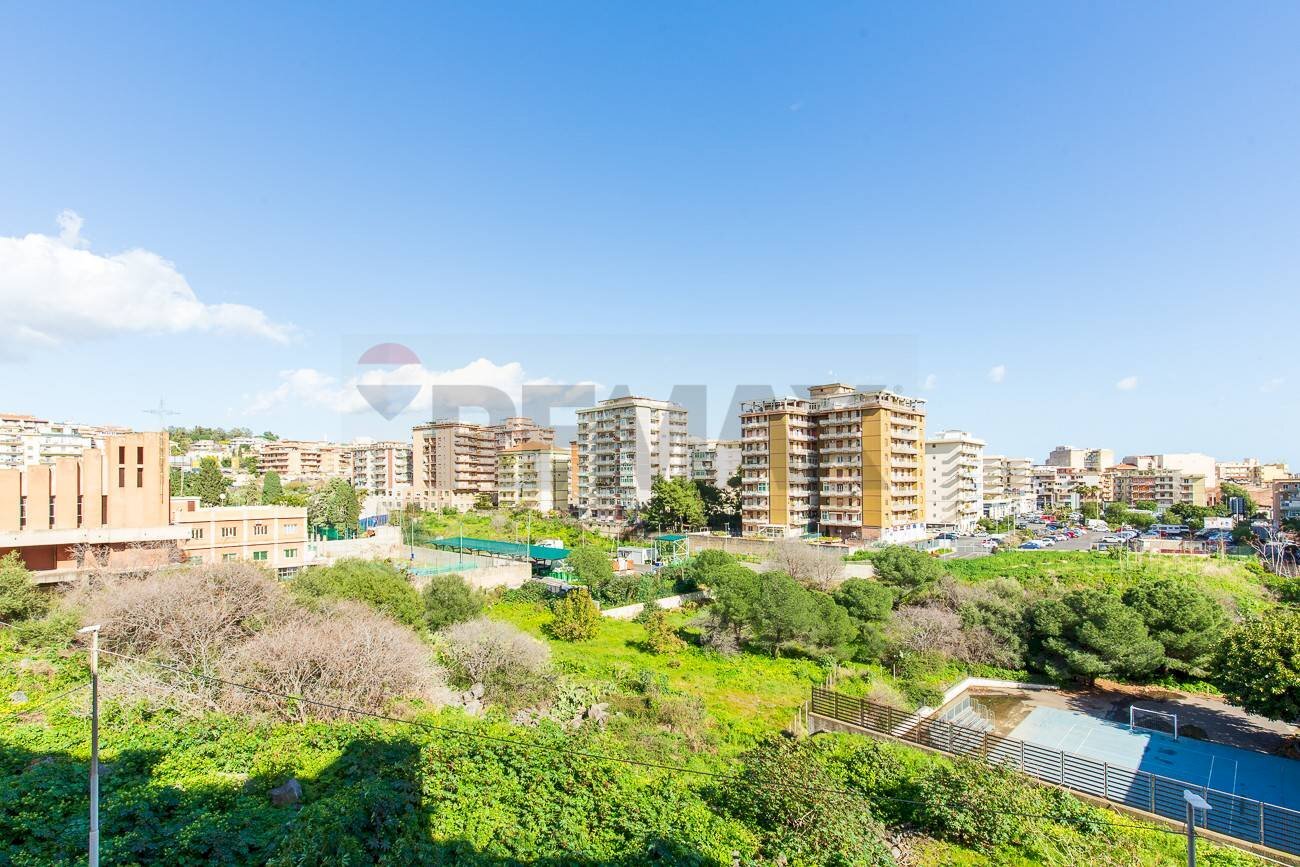 Edificio all\'aperto - Trilocale Via San Filippo Neri
 
18, Catania - foto 3