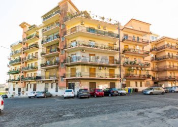 Edificio all\'aperto - Trilocale Via San Filippo Neri
 
18, Catania - foto 10