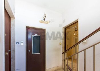 Ricezione / Lobby - Trilocale Via San Filippo Neri
 
18, Catania - foto 17