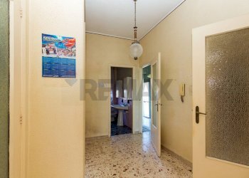 Hall / corridoio - Trilocale Via San Filippo Neri
 
18, Catania - foto 21