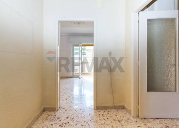 Hall / corridoio - Trilocale Via San Filippo Neri
 
18, Catania - foto 32