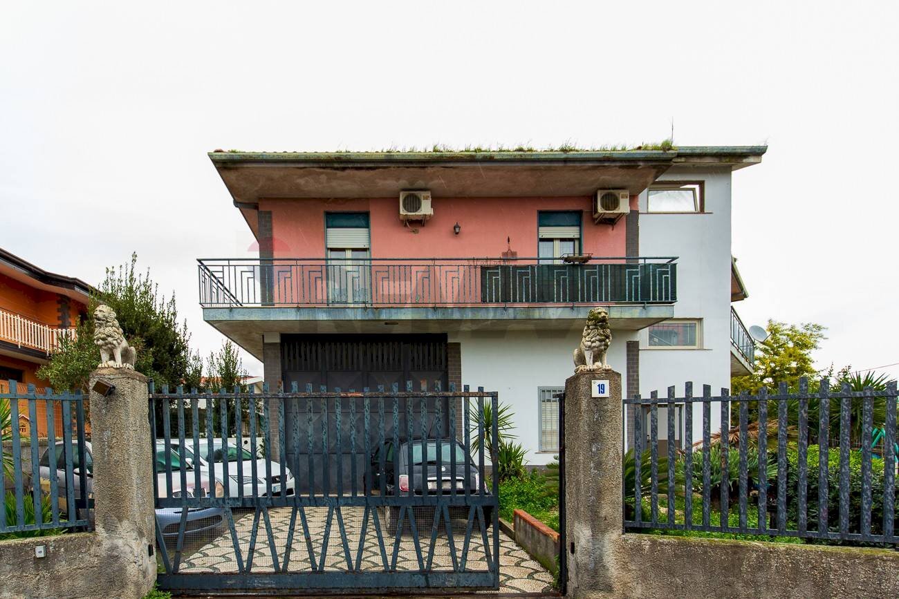 Casa all\'aperto - Trilocale Via delle Ciliegie
21, San Giovanni la Punta - foto 2
