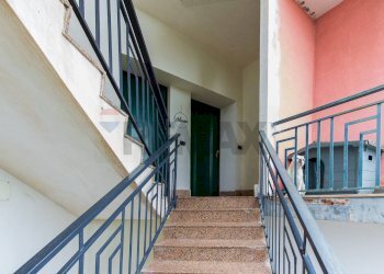 Scale - Trilocale Via delle Ciliegie
 
21, San Giovanni la Punta - foto 6