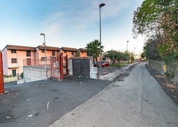 Edificio all\'aperto - Villa a Schiera via sciarone
 
15, Aci Castello - foto 28