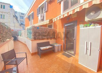 Terrazza - Trilocale Via Jacopo Lo Verde
 
18, Catania - foto 7