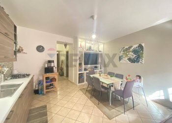 Sala da pranzo - Trilocale Via Jacopo Lo Verde
 
18, Catania - foto 11