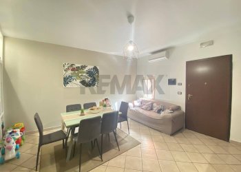 Sala da pranzo - Trilocale Via Jacopo Lo Verde
 
18, Catania - foto 14