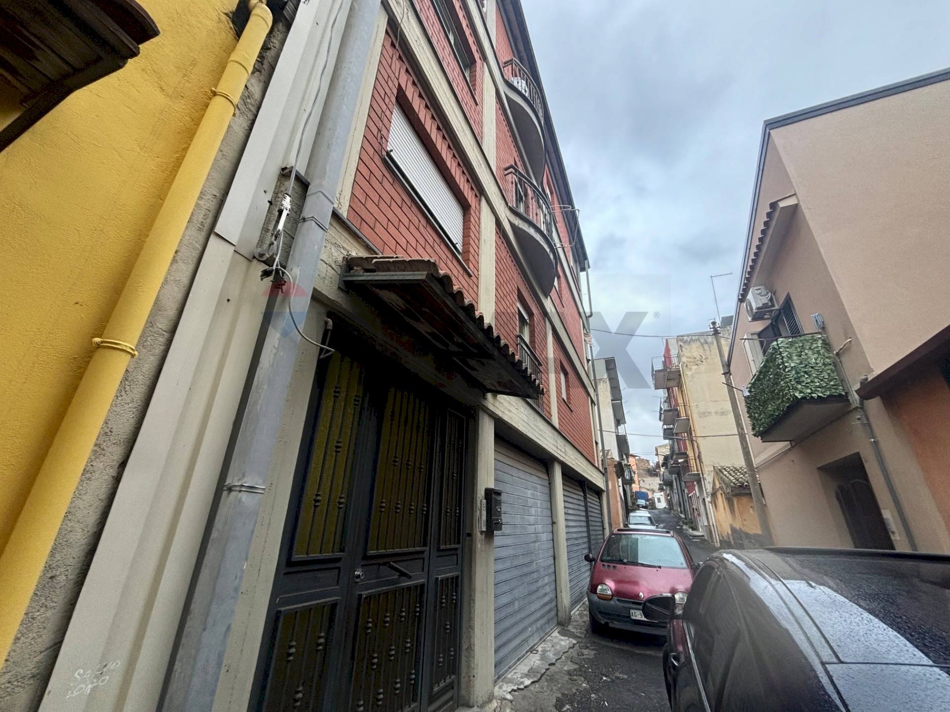 Edificio all\'aperto - Quadrilocale Via Gorizia
 
28, Adrano - foto 2