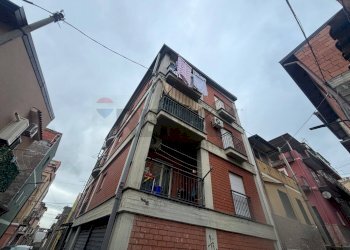 Edificio all\'aperto - Quadrilocale Via Gorizia
 
28, Adrano - foto 5