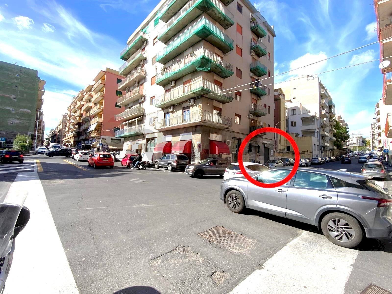 Edificio all\'aperto - Shop Via Caronda
 
327 C, Catania - photo 2