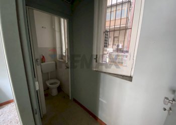 Bagno - Shop Via Caronda
 
327 C, Catania - photo 7