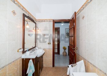 Bagno - Quadrilocale Viale Nitta
 
7, Catania - foto 20