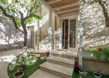 Scale - Attività Commerciale Via Gesù
 
11, Scicli - foto 17