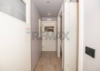 Hall / corridoio - Attività Commerciale Via Gesù
 
11, Scicli - foto 28