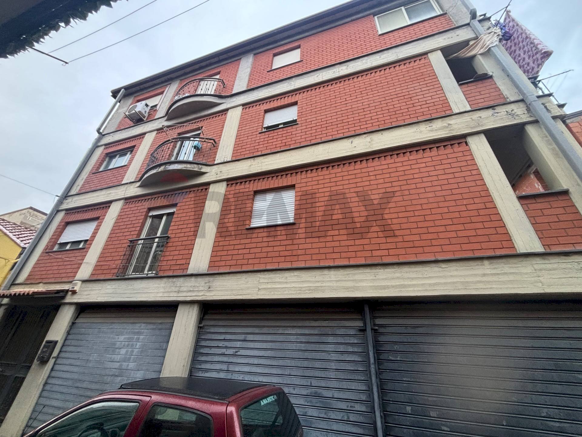 Edificio all\'aperto - Four-room apartment Via Gorizia
 
28, Adrano - photo 3