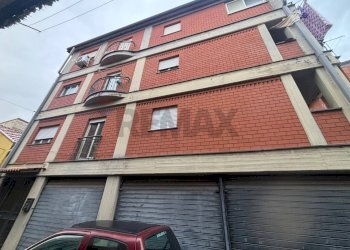 Edificio all\'aperto - Quadrilocale Via Gorizia
 
28, Adrano - foto 3