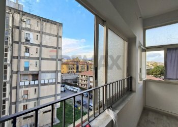 Balcone - Quadrilocale Via Sardegna
 
16, Catania - foto 21