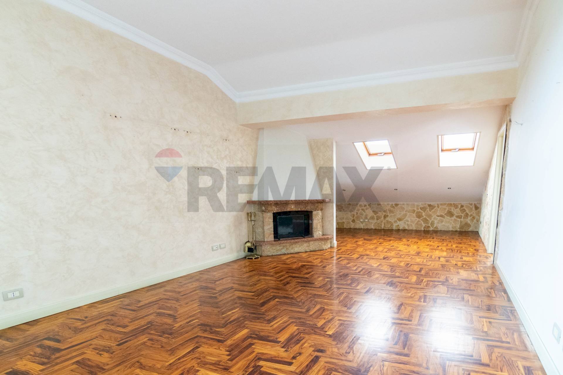 Stanza vuota - Attico Paterno - foto 2