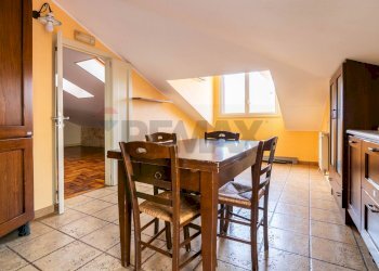 Sala da pranzo - Attic Via Galileo Galilei
 
20, Paterno - photo 4