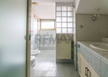 Bagno - Attic Via Galileo Galilei
 
20, Paterno - photo 20