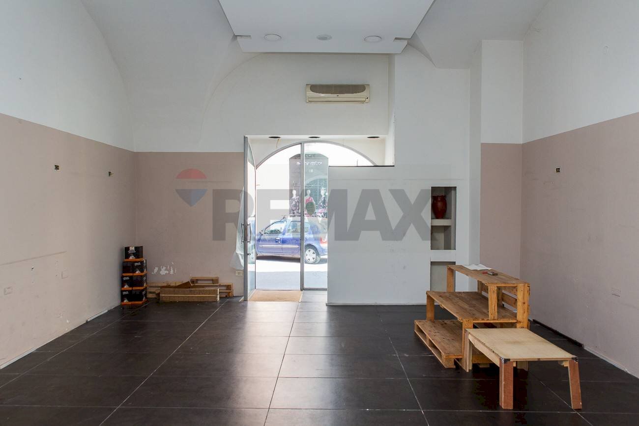 Stanza vuota - Shop Via Vittorio Emanuele III
236, Paterno - photo 3