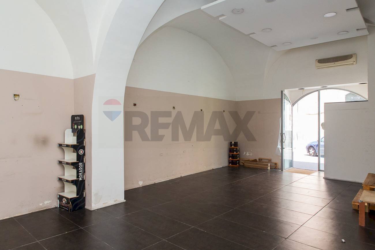 Stanza vuota - Shop Via Vittorio Emanuele III
236, Paterno - photo 2