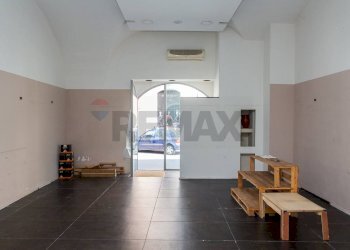 Stanza vuota - Negozio Via Vittorio Emanuele III
 
236, Paterno - foto 3