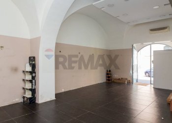 Stanza vuota - Negozio Via Vittorio Emanuele III
 
236, Paterno - foto 2