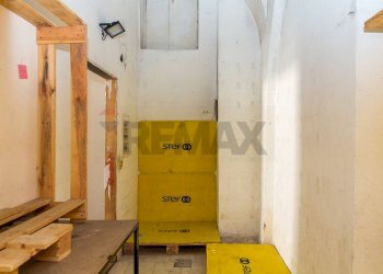 Non correlato - Negozio Via Vittorio Emanuele III
 
236, Paterno - foto 11