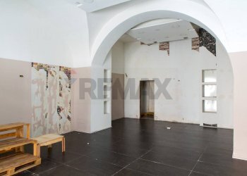 Stanza vuota - Negozio Via Vittorio Emanuele III
 
236, Paterno - foto 5