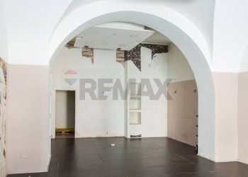 Stanza vuota - Negozio Via Vittorio Emanuele III
 
236, Paterno - foto 6