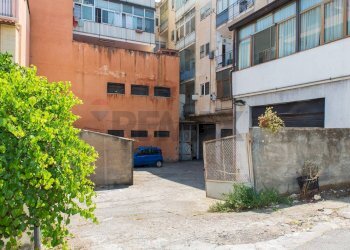 Edificio all\'aperto - Magazzino Via Circumvallazione
429/D, Paterno - foto 16