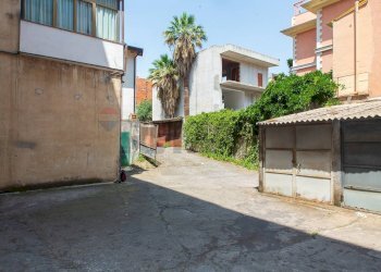Casa all\'aperto - Magazzino Via Circumvallazione
429/D, Paterno - foto 17