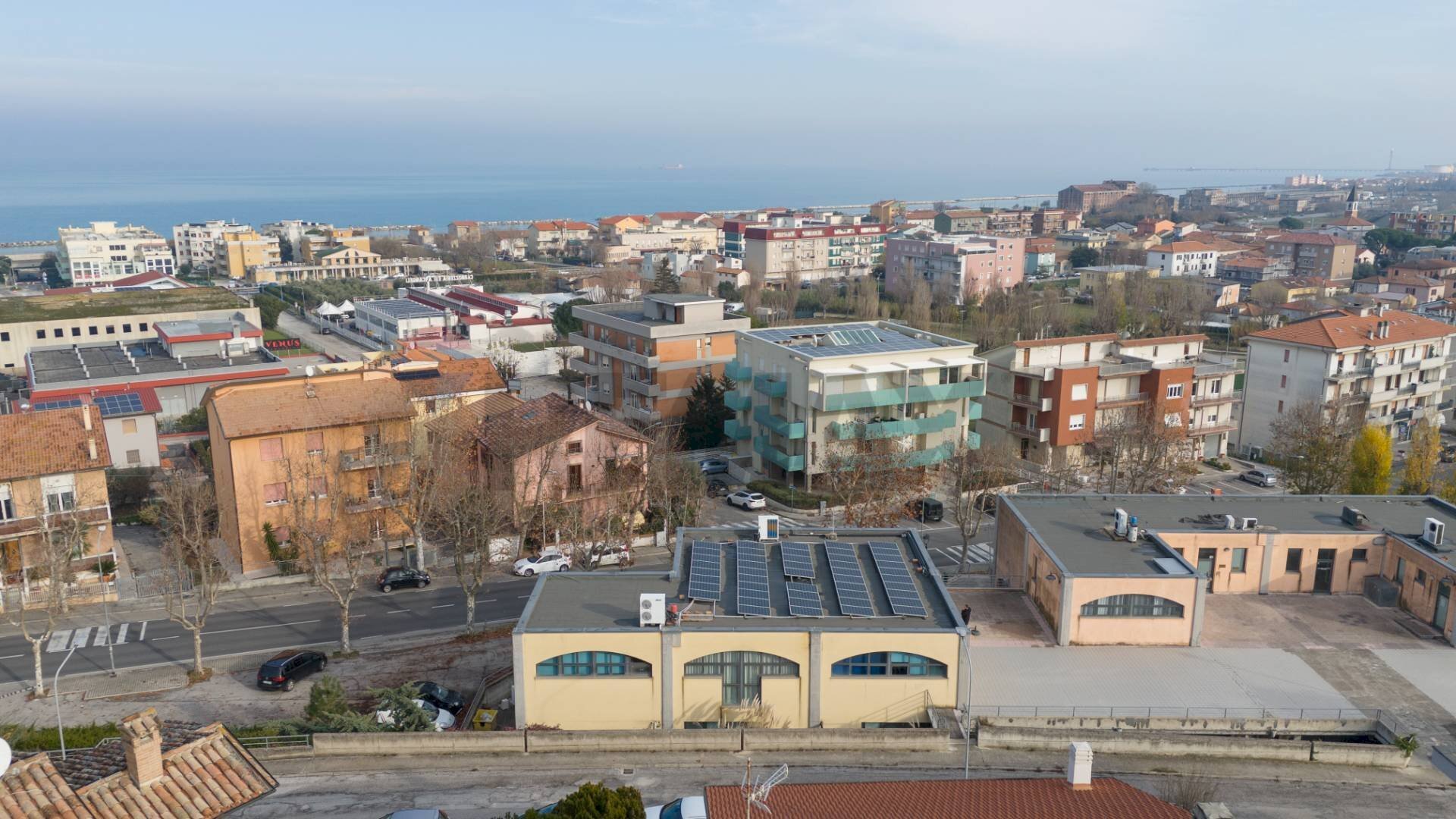 Edificio all\'aperto - Ufficio via delle Betulle
 
1, Montemarciano - foto 1