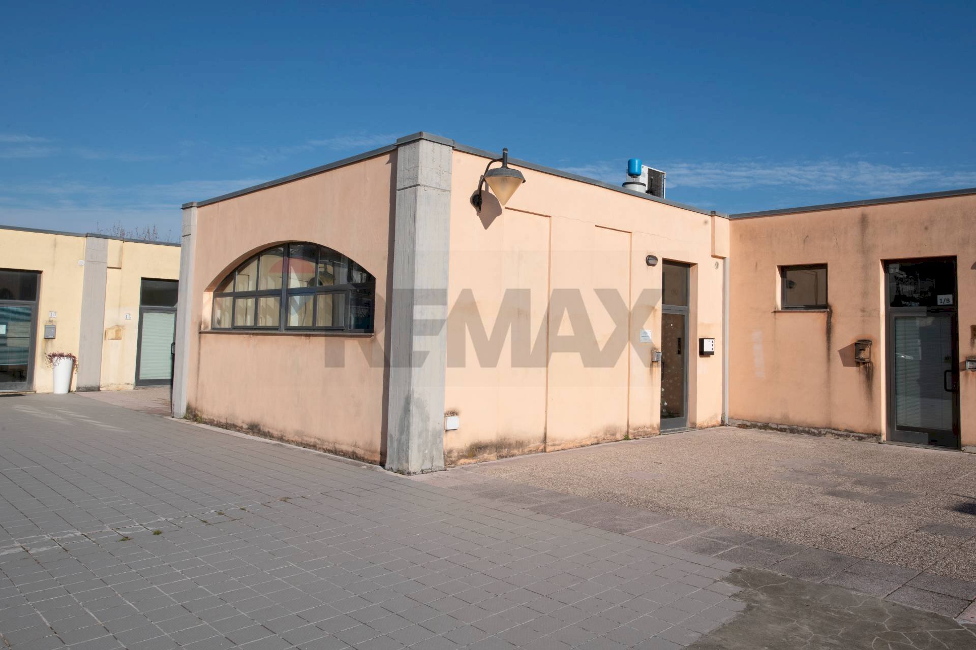 Edificio all\'aperto - Ufficio via delle Betulle
1, Montemarciano - foto 3