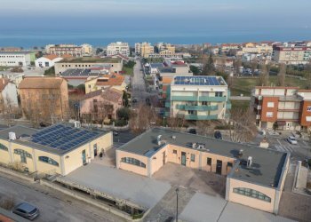 Edificio all\'aperto - Ufficio via delle Betulle
 
1, Montemarciano - foto 2