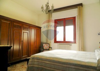 Camera / camera da letto - Apartment VIA CERRETANA
 
134, Vinci - photo 13