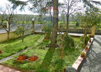 Giardino comune - Apartment VIA CERRETANA
 
134, Vinci - photo 16