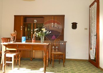 Sala da pranzo - Apartment VIA CERRETANA
 
134, Vinci - photo 26