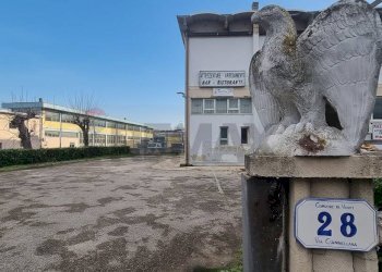 Edificio all\'aperto - Capannone Via Ciambellana
 
28, Vinci - foto 2