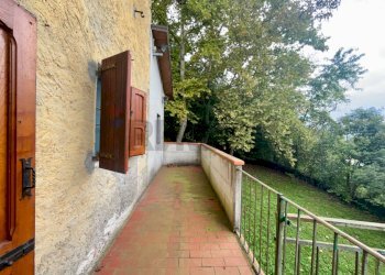 TERRAZZO POSTERIORE - Casa semi indipendente Localita' Valdibura, 2 51020 Sambuca Pistoiese PT
 
10, Sambuca Pistoiese - foto 10