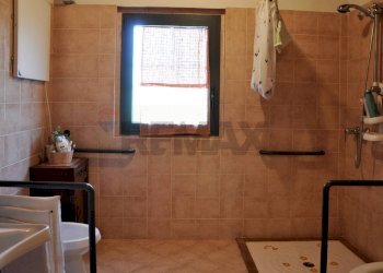 Bagno principale - Casa semi indipendente Localita' Valdibura, 2 51020 Sambuca Pistoiese PT
 
10, Sambuca Pistoiese - foto 20