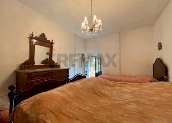 CAMERA MATRIMONIALE CON BALCONE - Casa semi indipendente Localita' Valdibura, 2 51020 Sambuca Pistoiese PT
 
10, Sambuca Pistoiese - foto 31