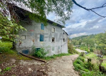 FACCIATA LATERALE - Casa semi indipendente Localita' Valdibura, 2 51020 Sambuca Pistoiese PT, Sambuca Pistoiese - foto 11