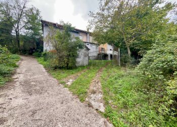 INGRESSO DALLA STRADA - Casa semi indipendente Localita' Valdibura, 2 51020 Sambuca Pistoiese PT, Sambuca Pistoiese - foto 12