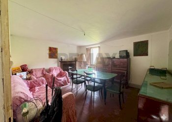 Sala da pranzo - Casa semi indipendente Localita' Valdibura, 2 51020 Sambuca Pistoiese PT, Sambuca Pistoiese - foto 4